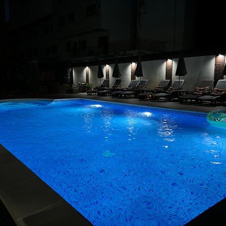 Hotel Rai Trjavna Buitenkant foto