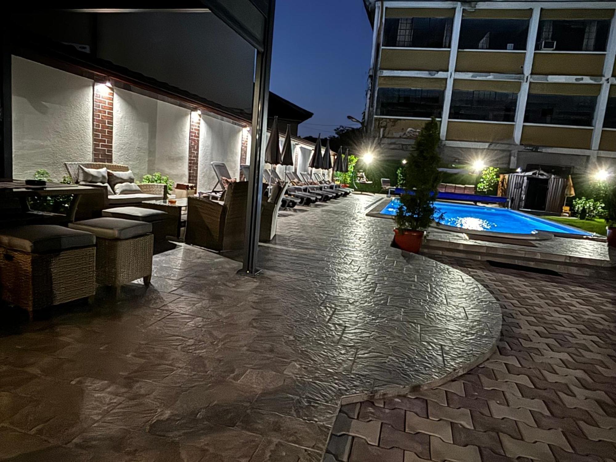 Hotel Rai Trjavna Buitenkant foto