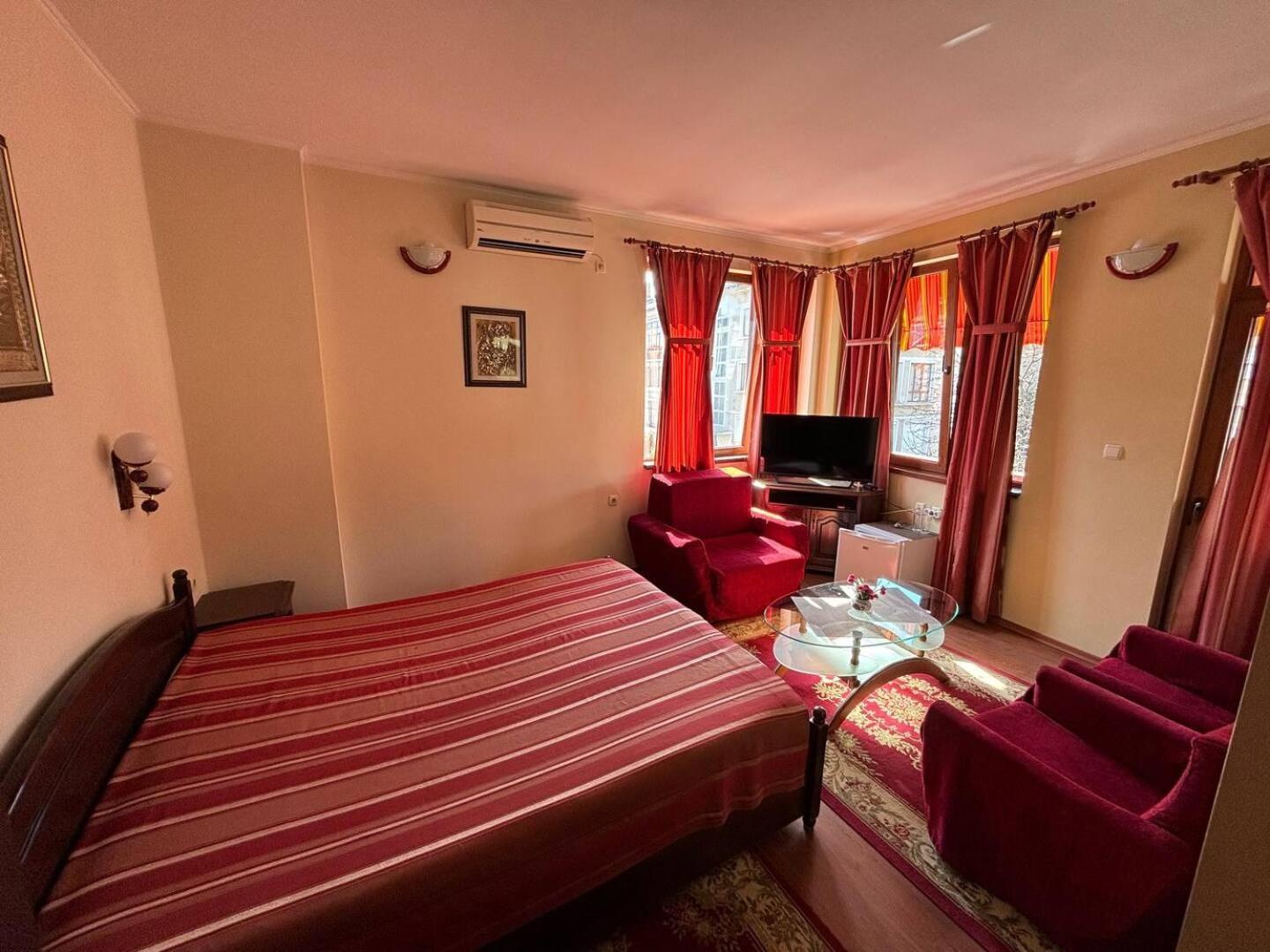 Hotel Rai Trjavna Buitenkant foto