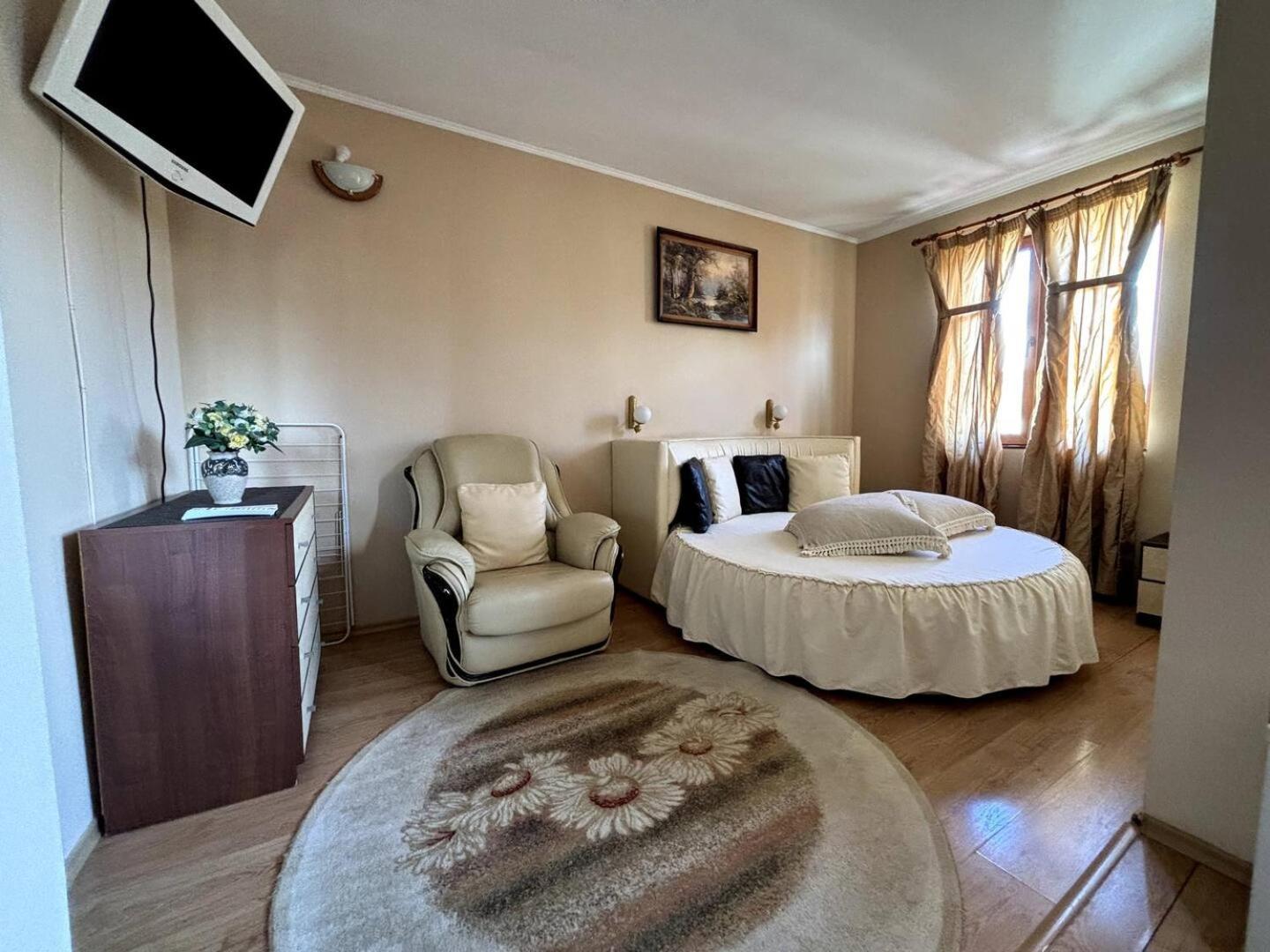 Hotel Rai Trjavna Buitenkant foto