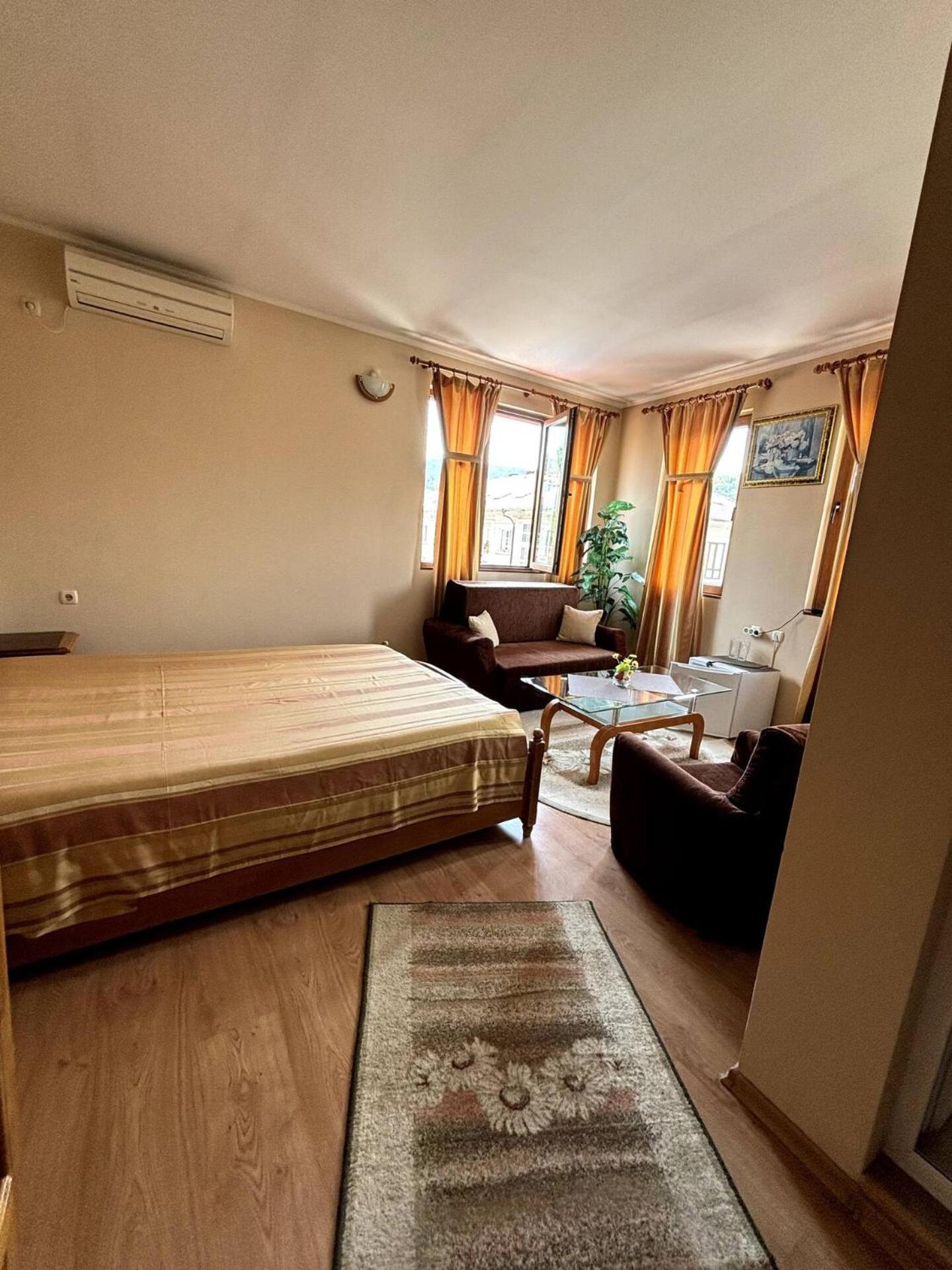 Hotel Rai Trjavna Buitenkant foto